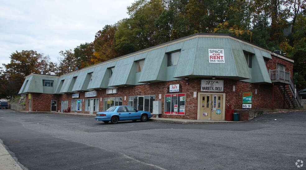 More Photos Of 1031 Plainfield St, Johnston Storefront Retail Office For Lease