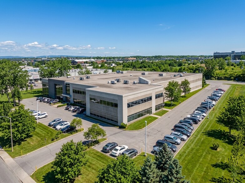 Primary Photo Of 16715 Boul Hymus, Kirkland Warehouse For Sale
