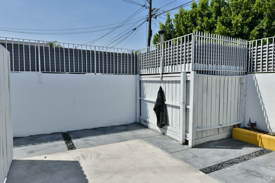 More Photos Of 6221 Corona Ave, Bell Apartments For Sale