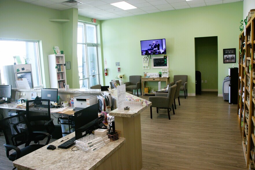 More Photos Of 210 Genesis Blvd, Webster Office For Sale