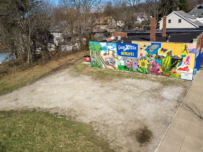 More Photos Of 314 Pioneer St, Akron Storefront For Sale