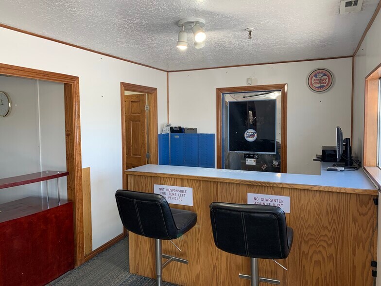 More Photos Of 3403 S 300 W, Salt Lake City Service For Lease