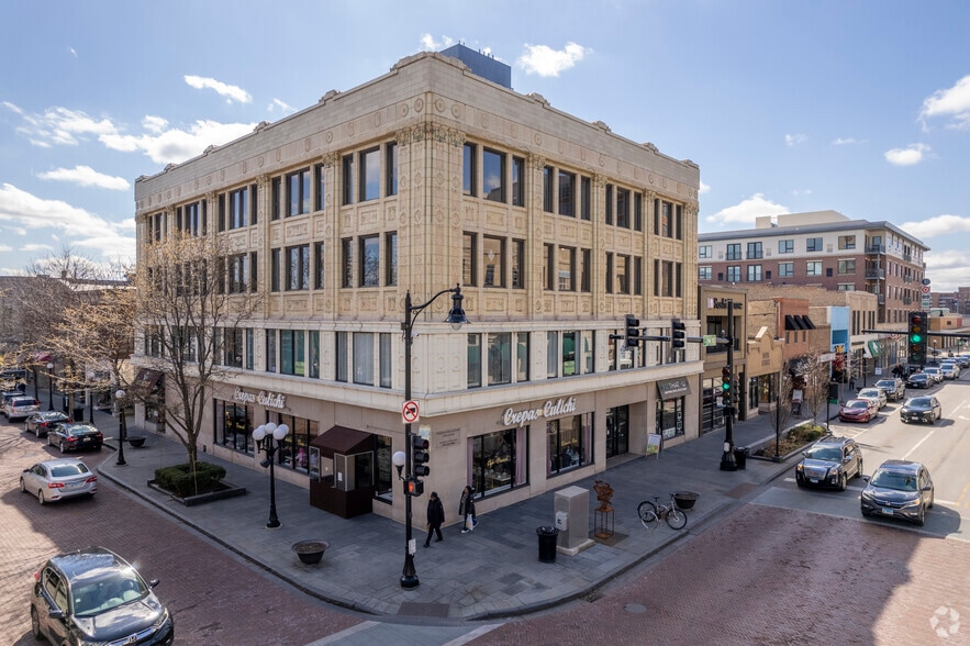 More Photos Of 1100 Lake St, Oak Park Unknown For Lease