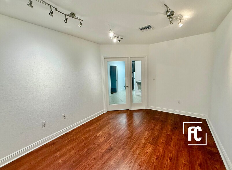 More Photos Of 4287-4303 SW High Meadows Ave, Palm City Light Manufacturing For Sale
