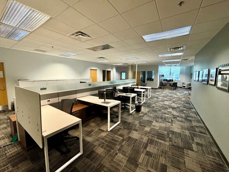 More Photos Of 5101 S Broad St, Philadelphia Office For Lease