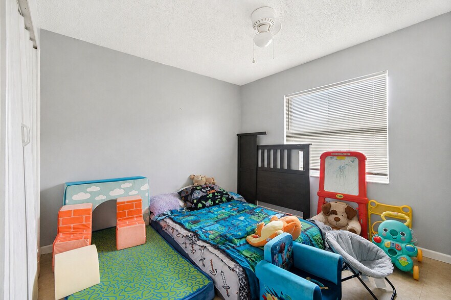 More Photos Of 3132 Bloomingdale Villas Ct, Brandon Apartments For Sale