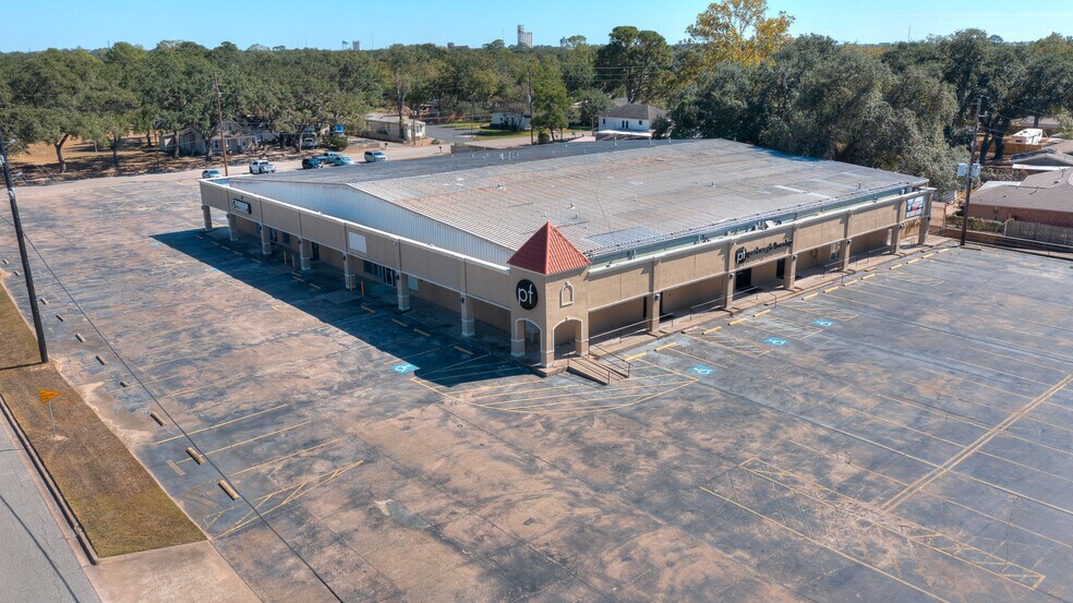 More Photos Of 5819 10th St, Katy Storefront For Sale