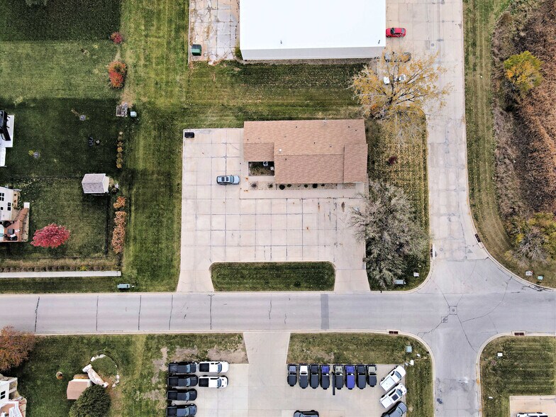 More Photos Of 1210 Southtown Dr, Waterloo Office For Sale