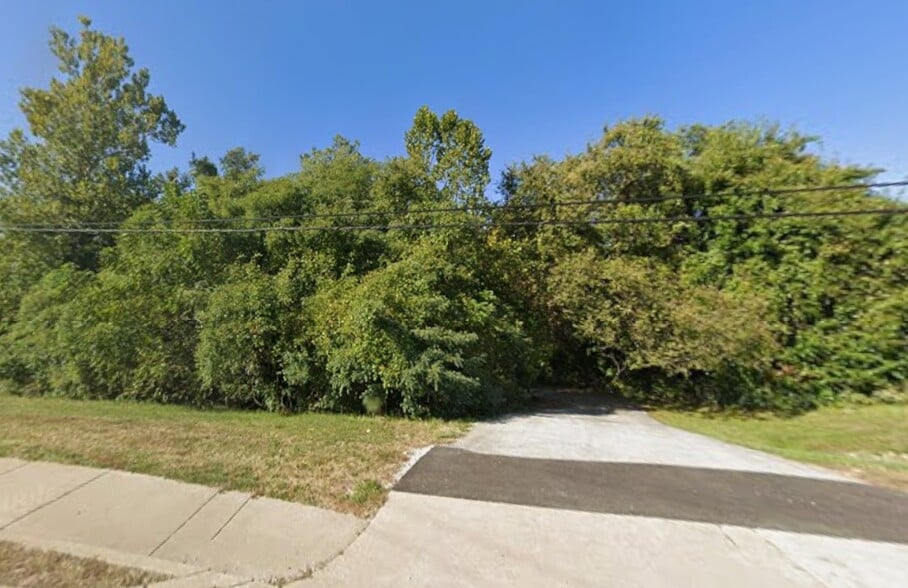 More Photos Of 2911 N Center St, Maryville Office For Sale