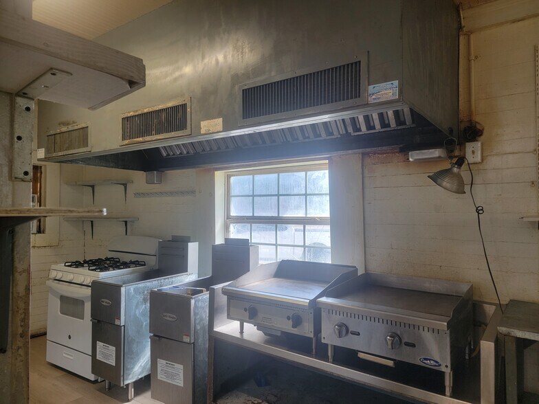 More Photos Of 7 Main St, Milledgeville Restaurant For Sale