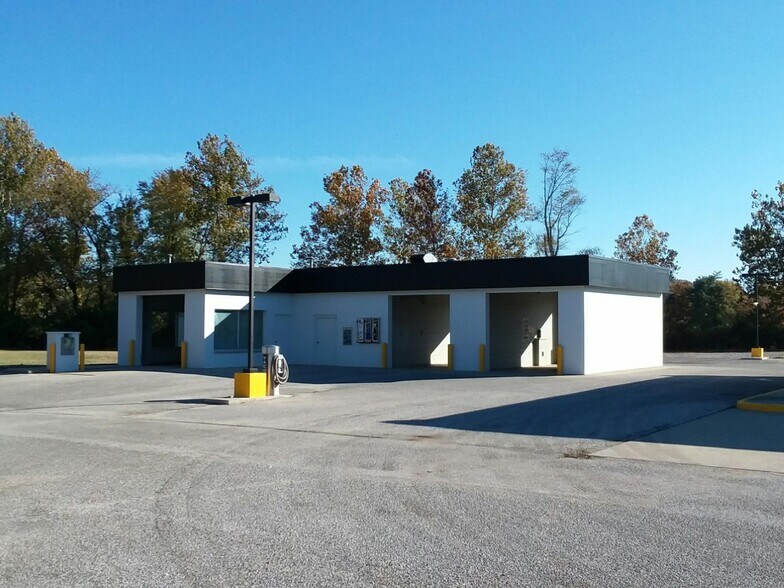 More Photos Of 606 Shirlee St, Vincennes Service Station For Sale