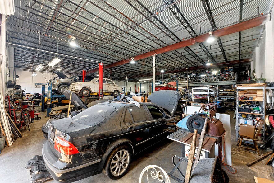 More Photos Of 700 Jackson Ave, Winter Park Manufacturing For Sale