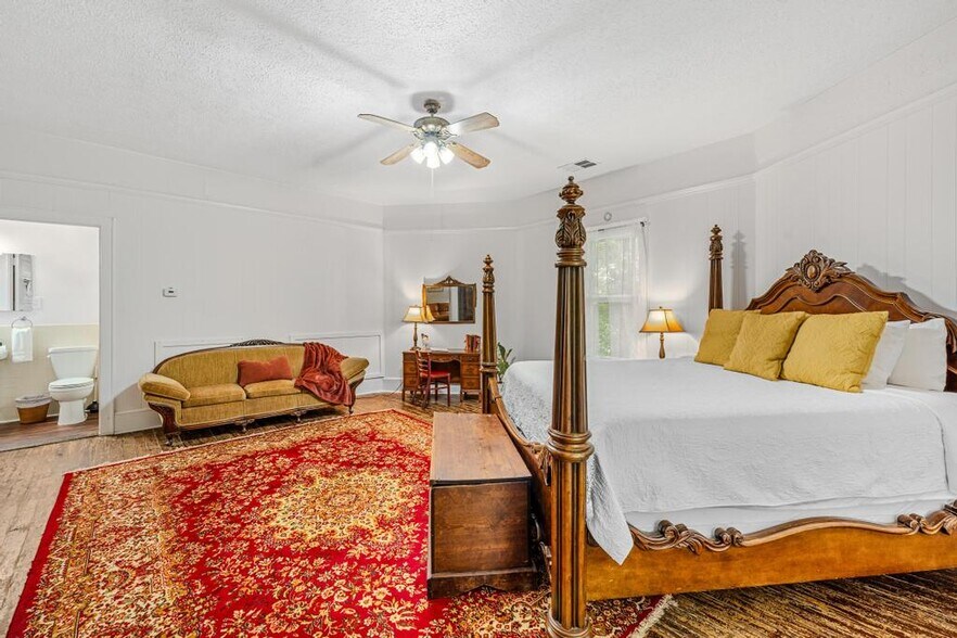 More Photos Of 252 Seavy St, Senoia Hospitality For Sale