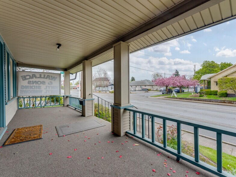 More Photos Of 737 NW Adams St, Mcminnville Office For Sale