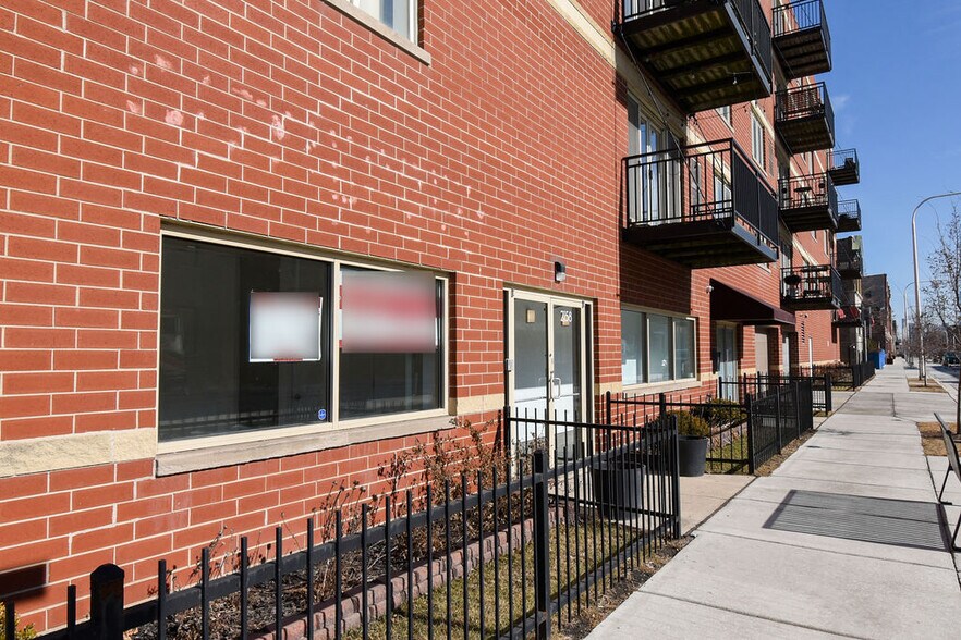 More Photos Of 2158 Grand Ave, Chicago Apartments For Lease