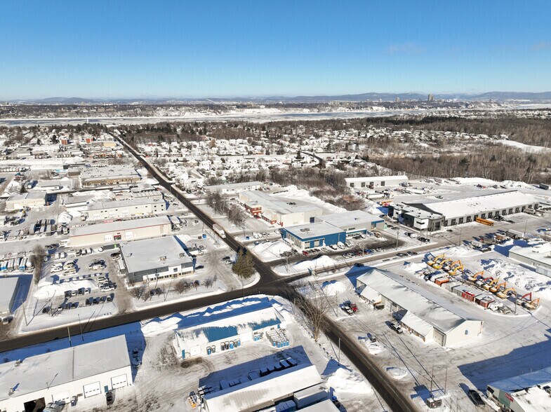 More Photos Of 731-751 Rue De Saint-Romuald, Lévis Manufacturing For Lease