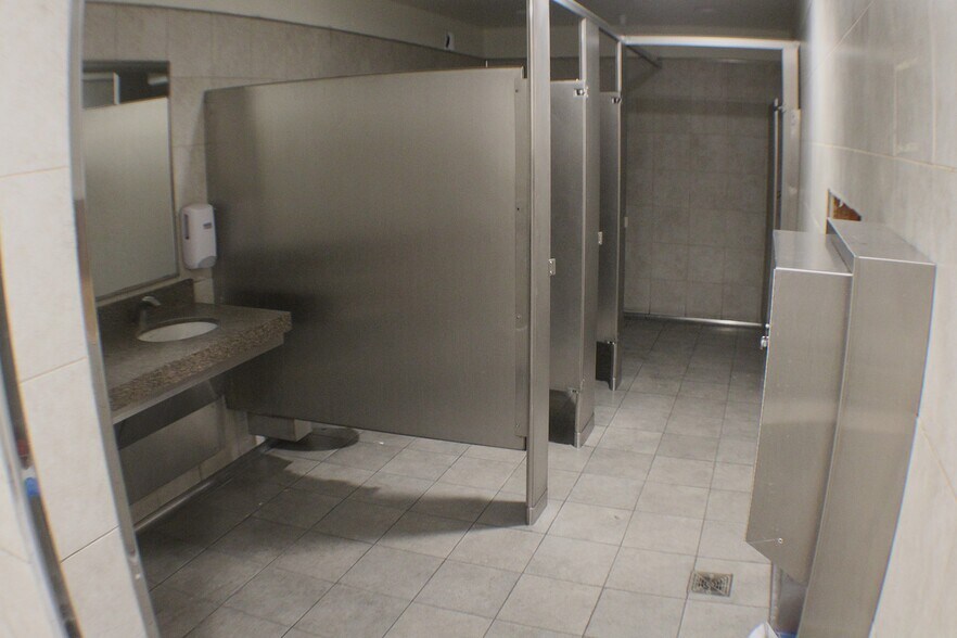 More Photos Of 869 W Florida Ave, Hemet Unknown For Lease