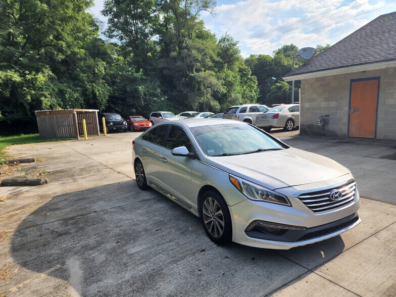 More Photos Of 2575 S High St, Columbus Auto Repair For Sale