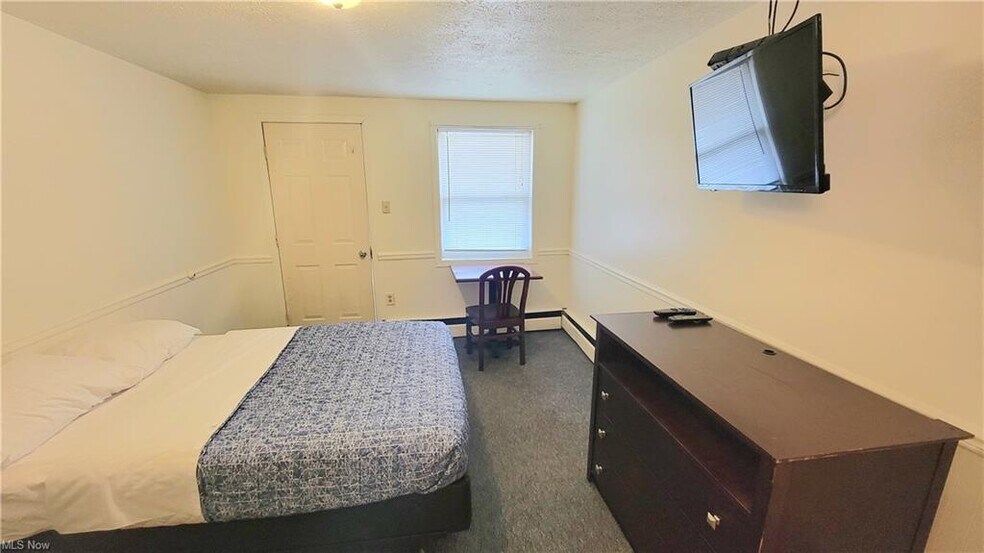 More Photos Of 3537 Liberty Ave, Vermilion Hotel For Sale