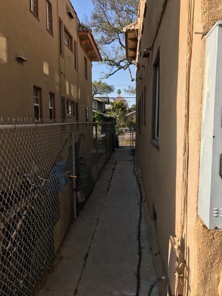 More Photos Of 508 W 10th St, Long Beach Apartments For Sale