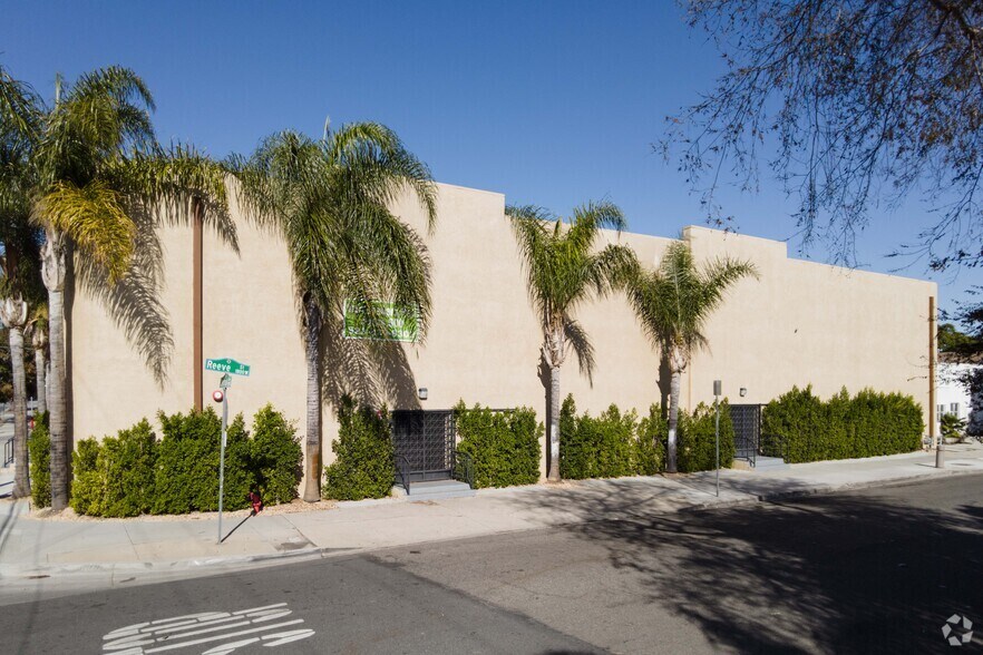 More Photos Of 950 S Central Ave, Compton Schools For Sale