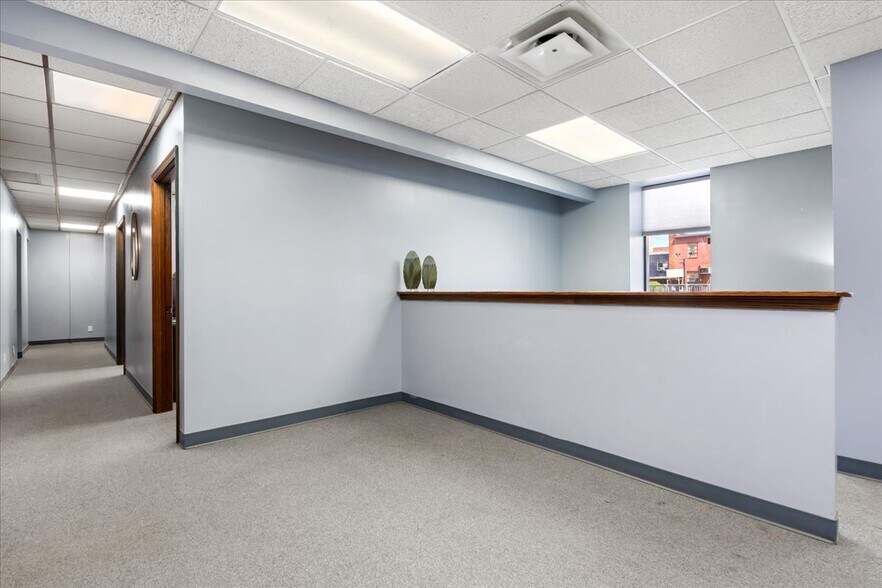 More Photos Of 601 Avery St, Parkersburg Office For Sale