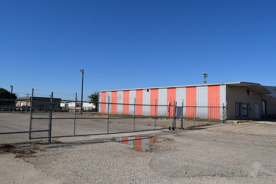 More Photos Of 807-811 Mercury Ave, Duncanville Flex For Sale