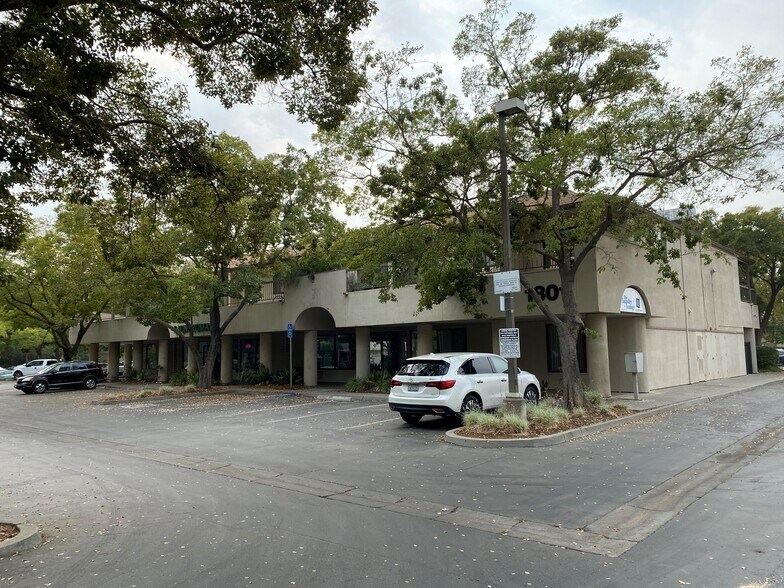 More Photos Of 1801 Hanover Dr, Davis Office Residential For Lease
