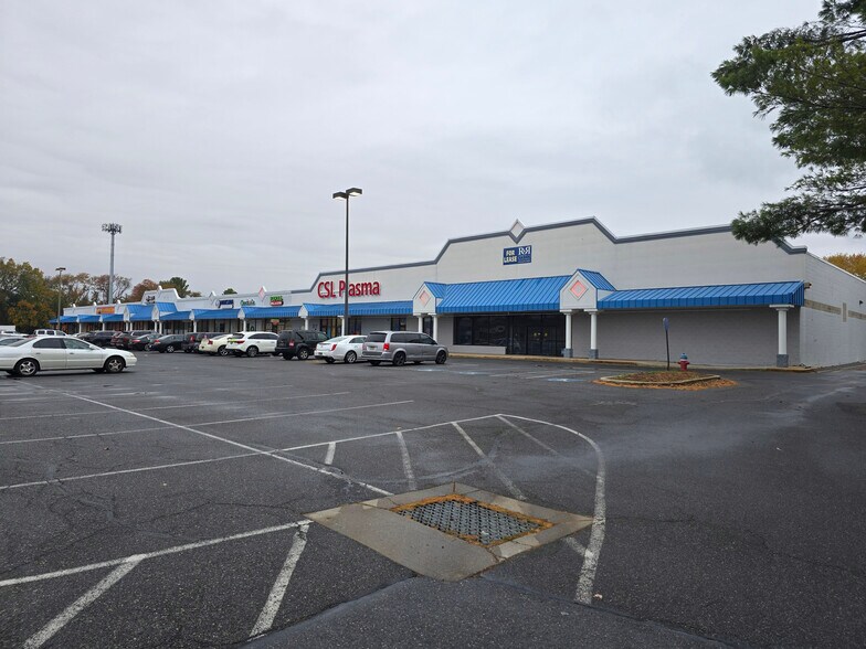 More Photos Of 261-283 N Dupont Hwy, Dover Storefront For Lease