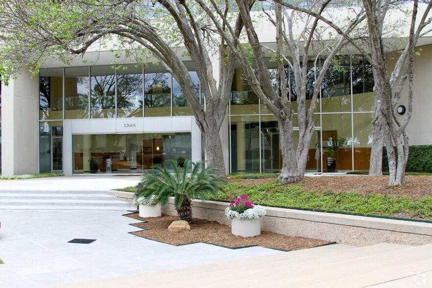 More Photos Of 12603 Southwest Fwy, Stafford Office For Lease