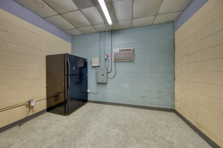More Photos Of 5403 Western Ave, Knoxville Freestanding For Lease