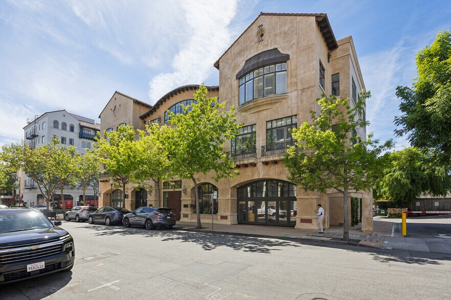 More Photos Of 499 University Ave, Palo Alto Office For Lease