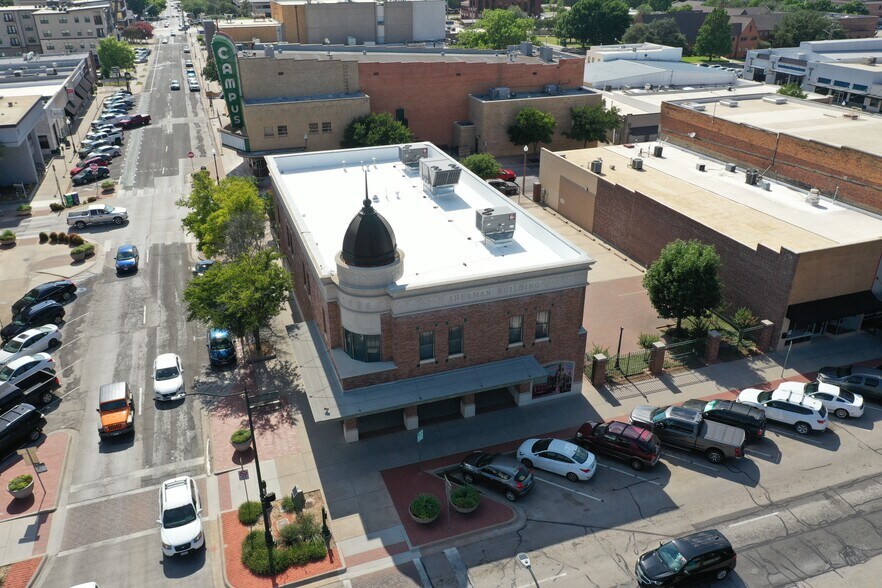 More Photos Of 101 N Elm St, Denton Freestanding For Lease