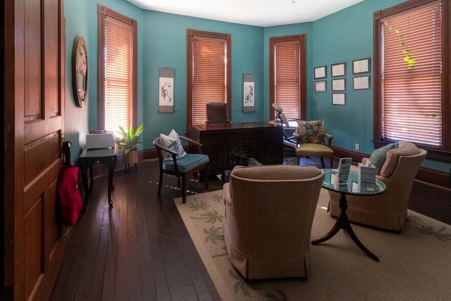 More Photos Of 816 North St, Nacogdoches Medical For Lease