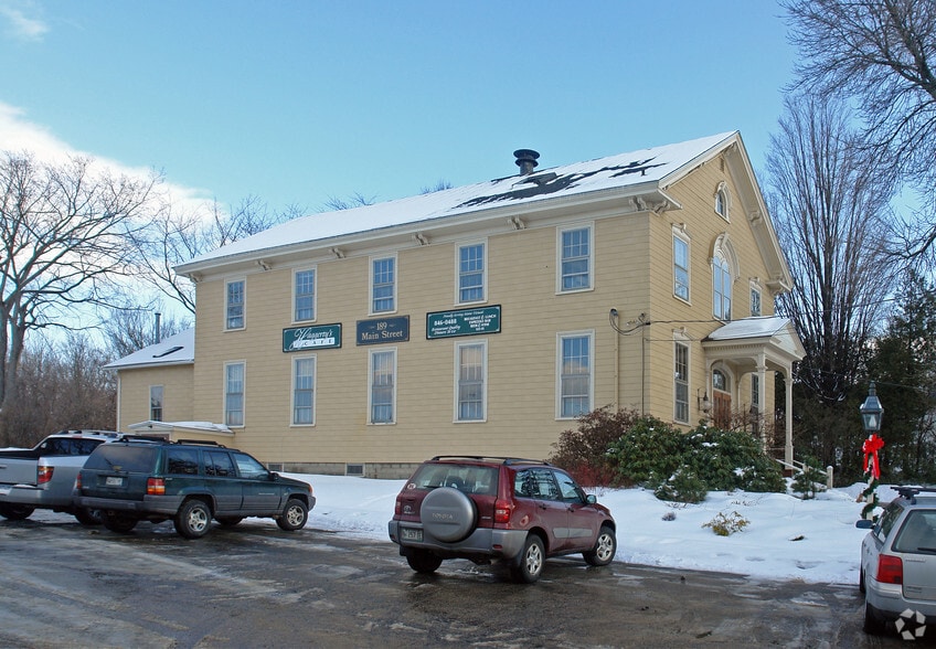 More Photos Of 189 Main St, Yarmouth Restaurant For Lease