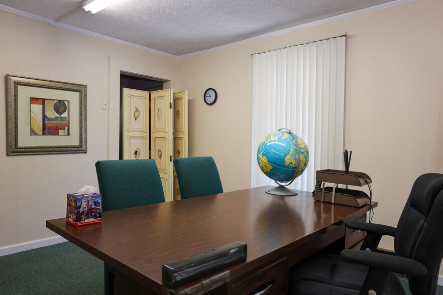 More Photos Of 1616 Blountville Blvd, Blountville Office Residential For Sale