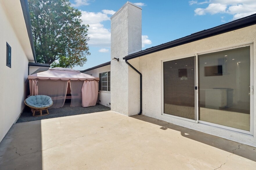 More Photos Of 15952 Simonds St, Granada Hills Apartments For Sale