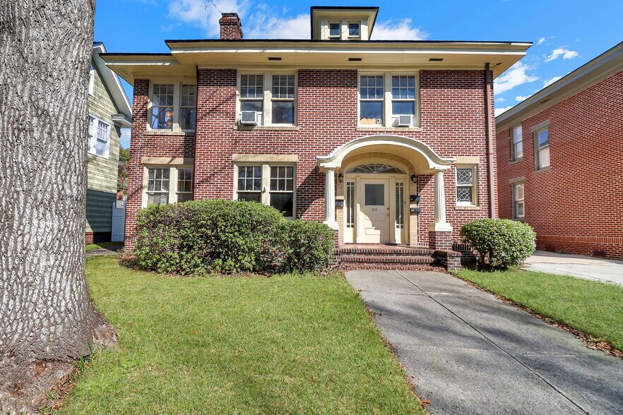 Primary Photo Of 210 E 48th St, Savannah Apartments For Sale