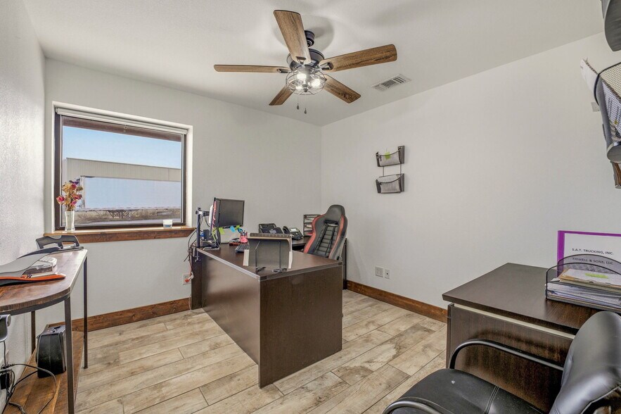 More Photos Of 4610 E Highway 199, Springtown General Retail For Sale