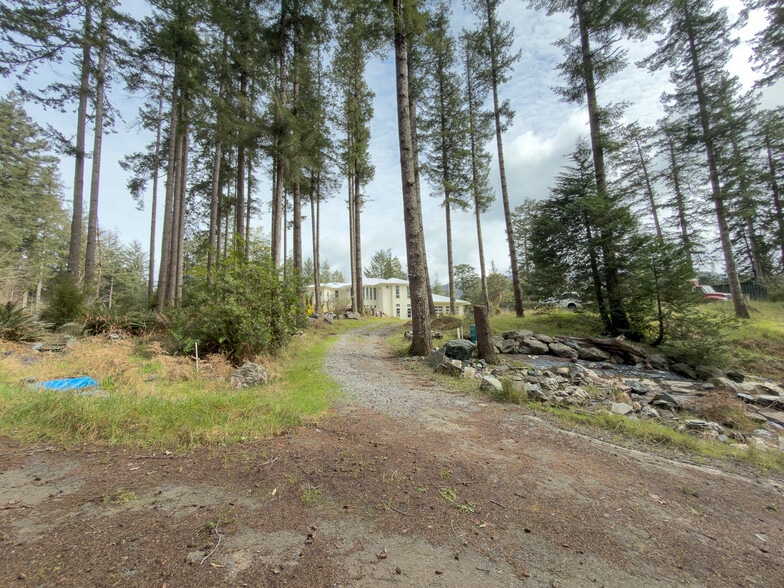 More Photos Of 46914 US-101, Bandon General Retail For Sale