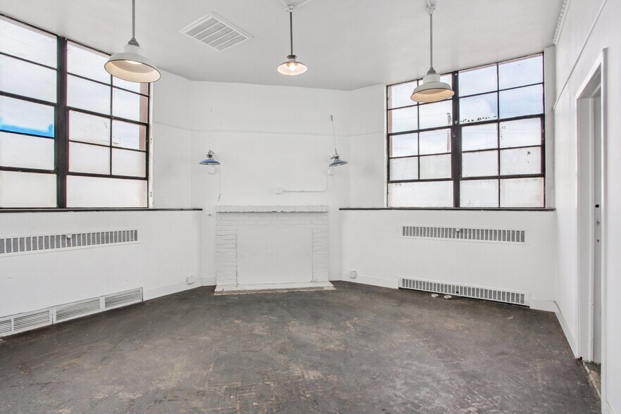 More Photos Of 4800 N Washington St, Denver Warehouse For Lease