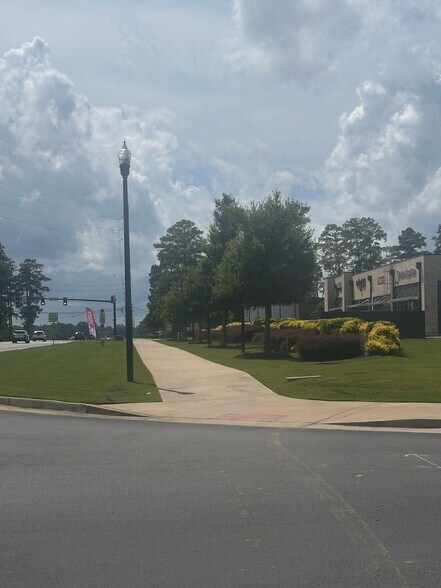 More Photos Of 5781 Zebulon Rd, Macon-Bibb Land For Sale