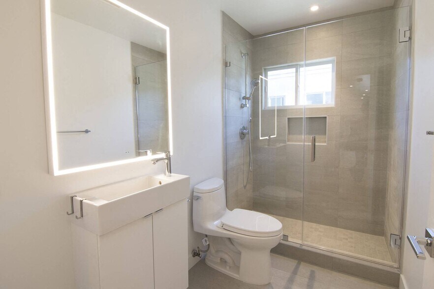 More Photos Of 1433-1437 Euclid St, Santa Monica Apartments For Sale