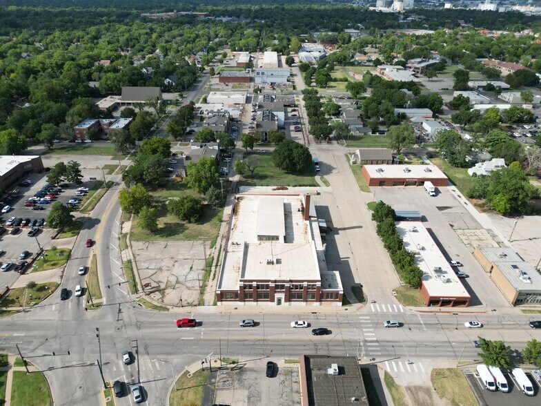 More Photos Of 300 W Murdock St, Wichita Office For Lease