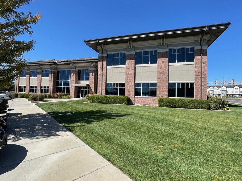 More Photos Of 233 S Pleasant Grove Blvd, Pleasant Grove Office For Sale