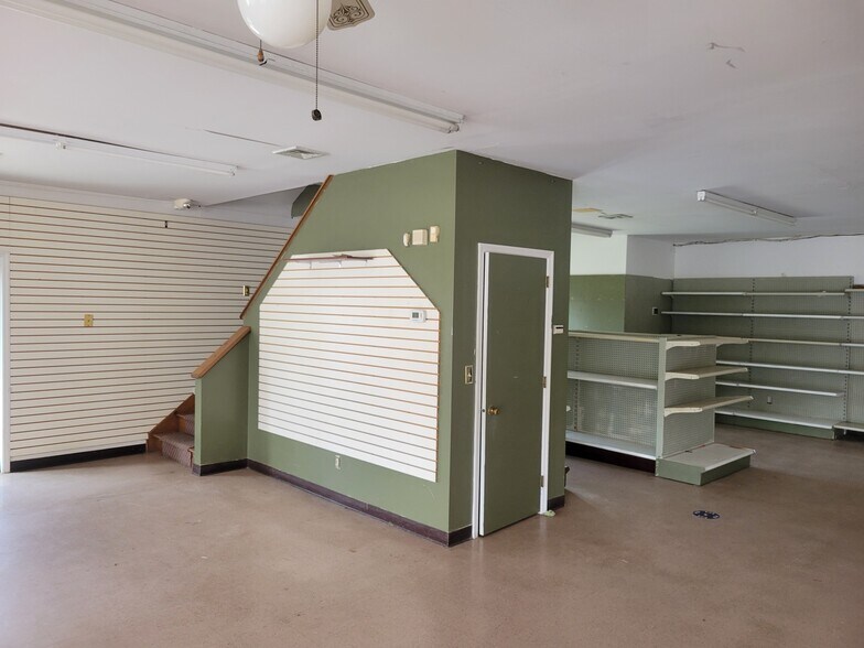 More Photos Of 1418 State Route 302, Middletown Freestanding For Sale