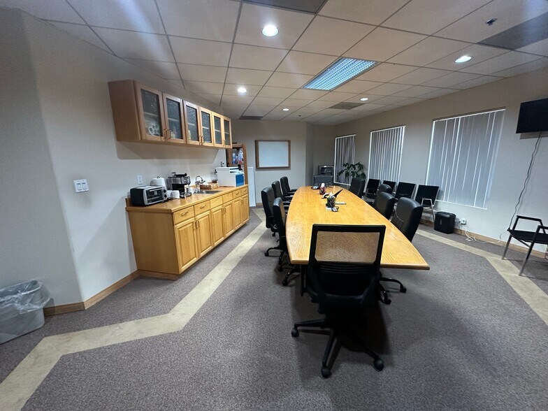 More Photos Of 43533 Ridge Park Dr, Temecula Loft Creative Space For Lease