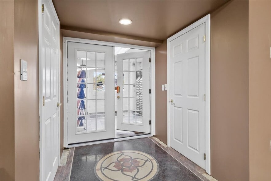 More Photos Of 155 Ushers Rd, Round Lake Warehouse For Sale