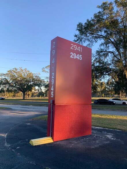 More Photos Of 2945 NE 3rd St, Ocala Office For Sale