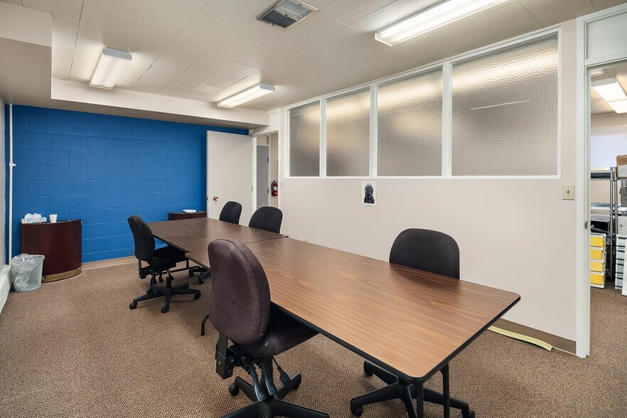 More Photos Of 2300 W Commodore Way, Seattle Office Residential For Sale